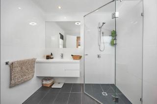 Byron Bay Accom - Whale House - 8/6 Electra Cl - Byron Bay - 8