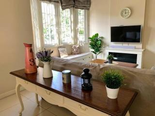 Cottonwood Bed & Breakfast House Bandung - Bandung - 6