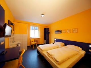 Bed’nBudget Expo-Hostel Dorms - 4