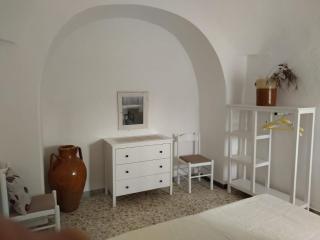 Trullo in piena valle d'itria del 1800 - Cisternino - 1