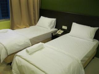 Bary Inn, KLIA & KLIA2 - 24 Hours Free Airport Pick-Up - Sepang - 7