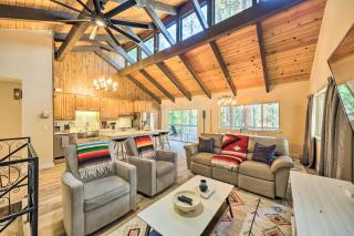 Pine Mountain Cabin with Hot Tub, 2 Mins to Marina! - Groveland - 0