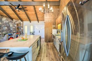 Pine Mountain Cabin with Hot Tub, 2 Mins to Marina! - Groveland - 1