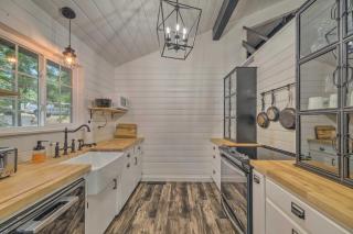 Cold Springs Escape AandC, Hot Tub, Generator, WiFi - Cold Springs - 2