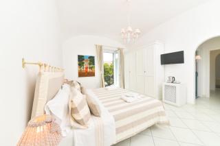 Queen Suite - Luxury Rooms - 9