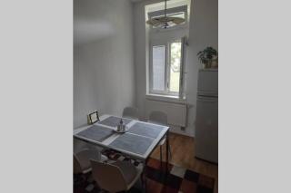 Silent flat with SAUNA in the centre of Bratislava, 7min walking distance to downtown - Bratislava - 2