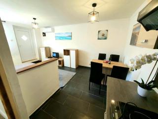 Holiday Home & Apartments Primavera - Pula - 2