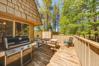 5 Bed 3 Bath Vacation home in Sunriver - Sunriver - 1