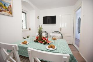 Central Square Apartment Slavuj - 7