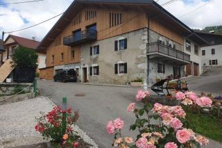 Villard au cœur de la vallée verte entre lac et montagne - Villard-sur-Boëge - 0