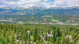Ten Peaks Lookout Home: Incredible Views, Hot Tub - 7