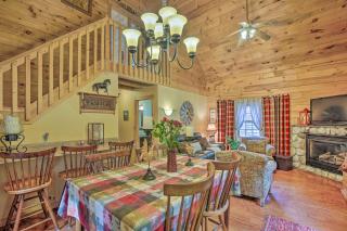 Resort Cabin with Fire Pit Golf, Hike and Play! - Rothbury - 2