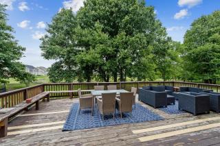 Incredibly Spacious Carmel Home with Fully Equipped Kitchen - 4700 Sq Ft! Sleeps 15! Pet Friendly! home - Carmel - 9