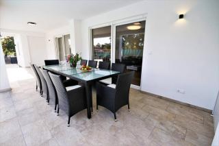 New Villa with Pool - 7