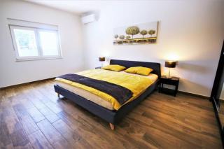 New Villa with Pool - 5