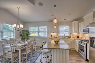 Port Clinton Home with Lake Views! - Port Clinton - 1