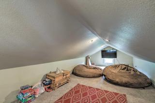 On-Site Hiking Access Mtn-View Conifer Cabin - 1