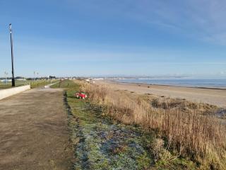 Captivatingly Stunning 2-Bed Chalet in Bridlington - 4