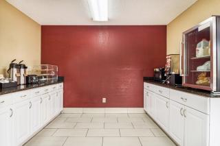 Red Roof Inn Acworth - Emerson - LakePoint South - Acworth - 4