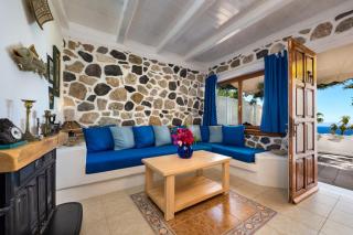 Moschatos Beach House - 7
