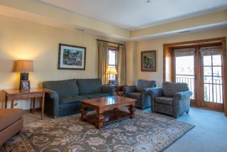 Two Bedroom Condo with Balcony over Mountaineer Square - Just Steps from the Slopes! condo - 6
