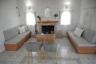 Nicole's Guesthouse - Alikí - 1