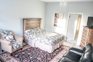 The Jypsy Inn / Fifth Avenue - Bracebridge - 0