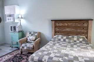 The Jypsy Inn / Fifth Avenue - Bracebridge - 5