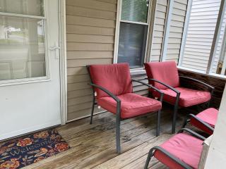 Cozy One Bedroom House - 1