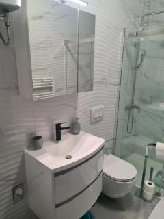 KE-TO Zagreb Airport Rooms - 9
