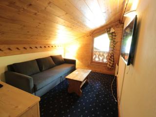 Chalet 4 pièces + mezzanine, 8 pers, WiFi, parking, proche spa, arrêt ski-bus - FR-1-572-112 - Les Carroz d'Araches - 1