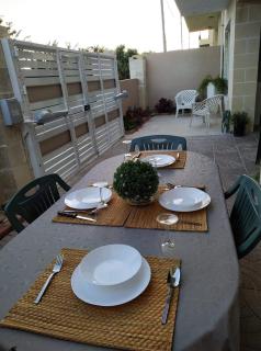 Daffodil Double Bedroom - Pembroke - 9