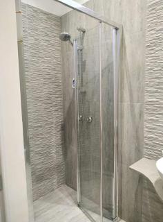 Daffodil Double Bedroom - Pembroke - 5