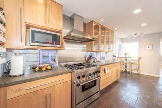 Beach Resort Home with Ocean Views Jacuzzi & Sauna! - San Diego - 2