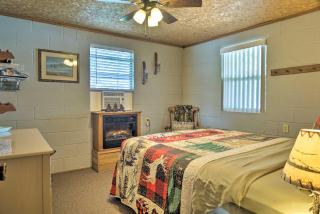Waterfront Bull Shoals Lake Cabin with Deck and Views! - Diamond City - 1