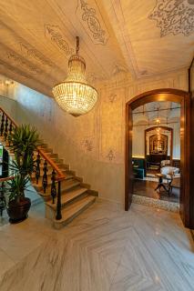 Meroddi Barnathan Hotel - 1