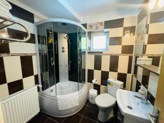 Garsoniera Family - 8