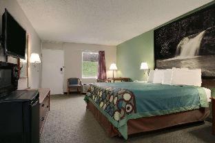Super 8 by Wyndham Kingsport - 8