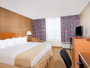 Ramada by Wyndham Watertown Thousand - Watertown - 7
