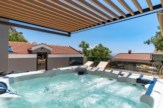 NEW! Villa Falcon House, 3-bedroom villa with heated 36 sqm pool, Jacuzzi, Finnish sauna - Gornje Sitno - 4