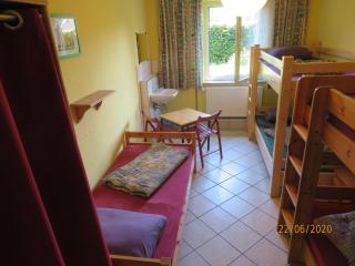 Hostel Waldhaus am Ferienpark-Mehrbett-Gruppenzimmer mit Waschbecken - Mirow - 8