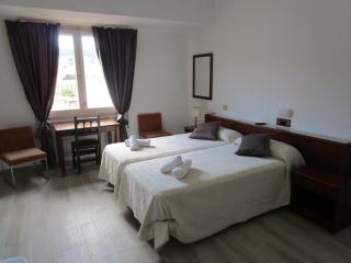 Hotel Apartaments Gesòria Porta Ferrada - 1