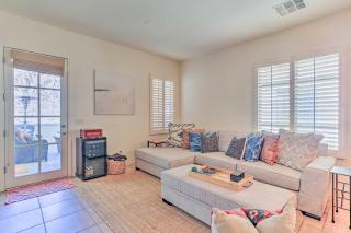 Desert Views and Pool Access Home in La Quinta! - La Quinta - 6