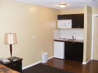 Acorn Motel - Grande Cache - 9
