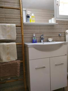 Charming 2-Bed Vacation House in Lagonisi Attikis - 6