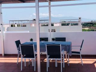 Homes of Spain, Apartamentos Paraíso Vera Playa, Ático Alborada con solárium grande privado, a pie de playa, WIFI - Vera - 1