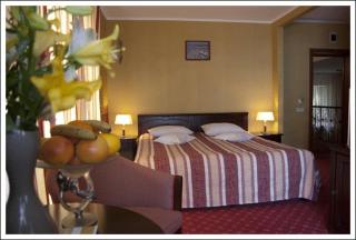 Hotel Brilliant Plaza - 4