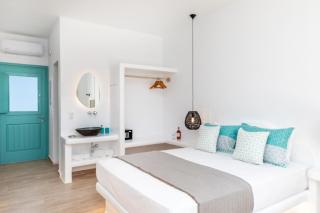 kalais Sea Vibes, Beachfront Suites - A 10 minute drive away from Naxos Town - Next to the bus stop - Plaka - 2