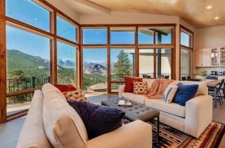 Azure Vista Vacation Home at Windcliff home - 0