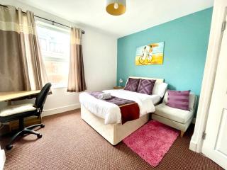 4 bedroomed maisonette in City Centre, near Barbican & Seafront - 9